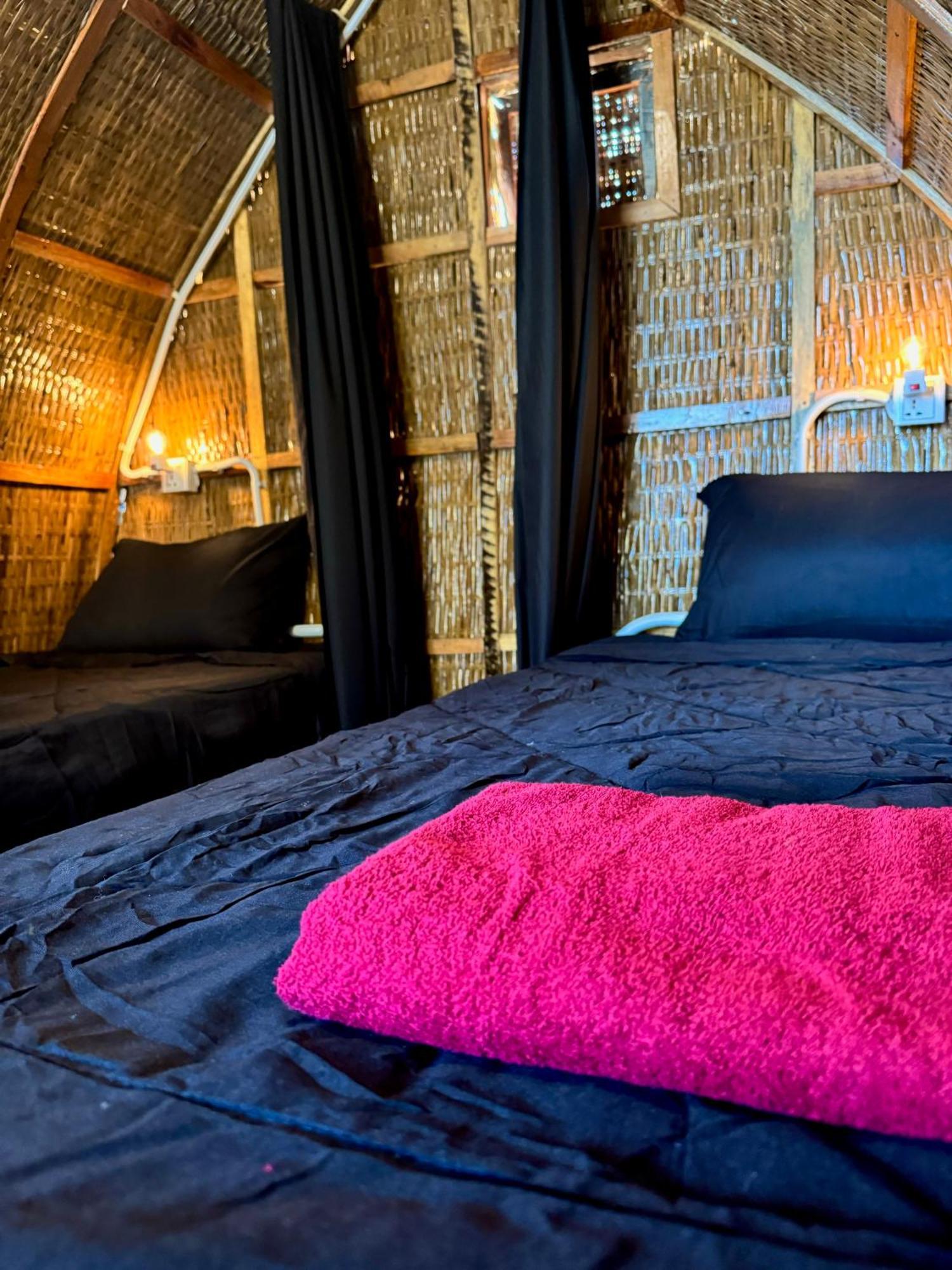 Hostel Rafikis Retreat Derm Tkov Village Exteriér fotografie