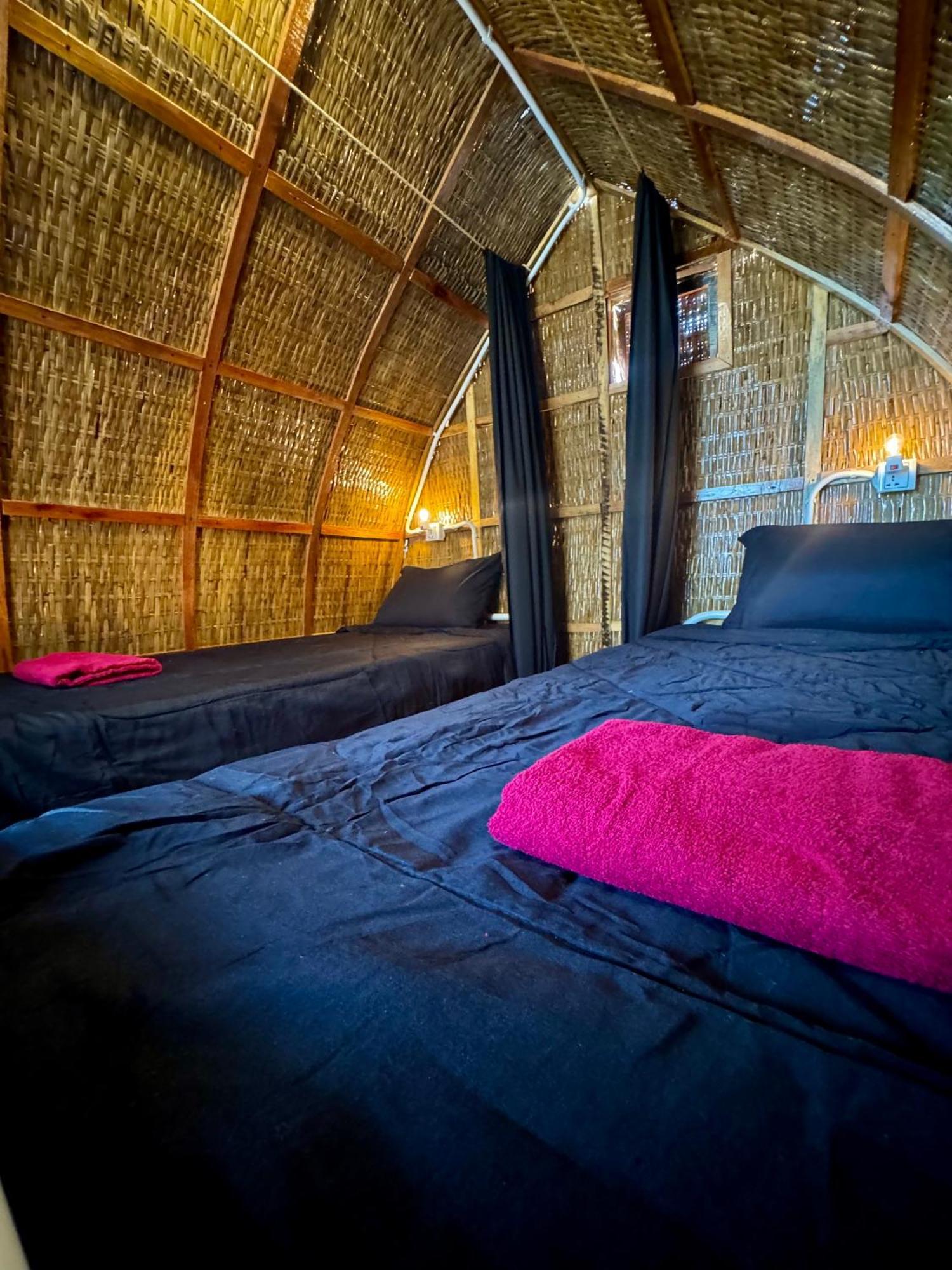 Hostel Rafikis Retreat Derm Tkov Village Exteriér fotografie